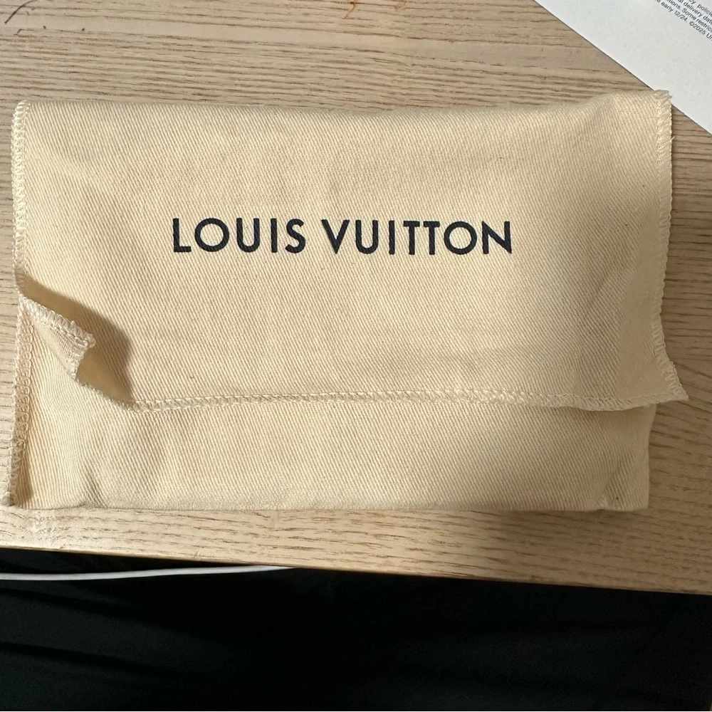 LOUIS VUITTON 100% AUTHENTIC Bumper Pallas Phone Case iPhone X/XS